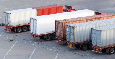 货运火车一般几节轮胎（货运火车一般几节轮胎够用）